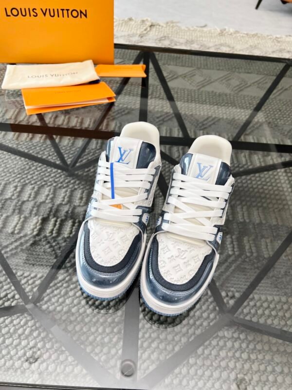 LV Louis Vuitton 🔍 top generation purchase 🇮🇹 Road Fried street couple models 👫 explosive models sports board shoes - Image 2