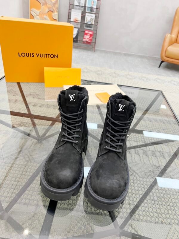 LV Louis Vuitton 🔍 top generation purchase 🇮🇹 Road Fried Street Men God wool 🐑 ri explosion models high-top boots casual sneakers