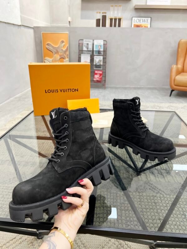 LV Louis Vuitton 🔍 top generation purchase 🇮🇹 Road Fried Street Men God wool 🐑 ri explosion models high-top boots casual sneakers - Image 5