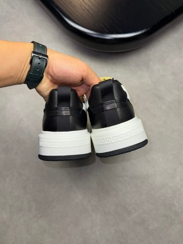 Gucci] Sneakers - Image 5