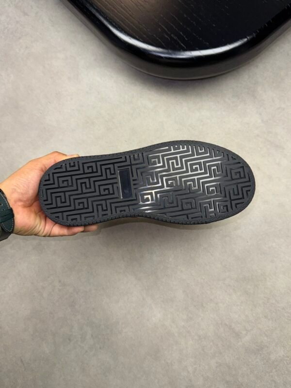 Gucci] Sneakers - Image 4