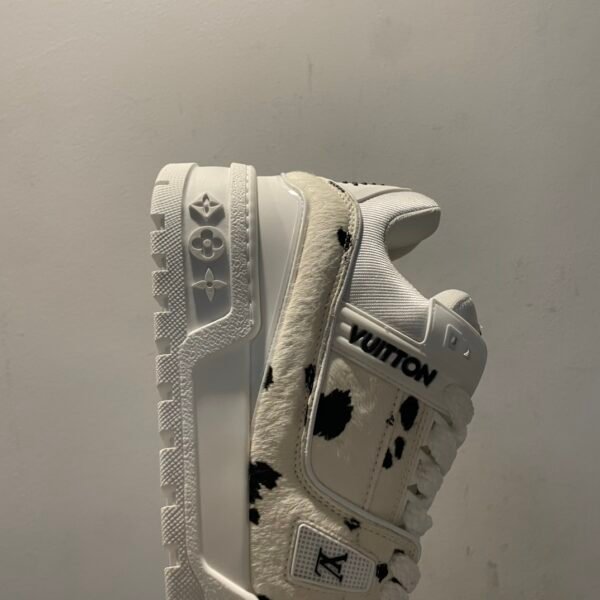 LV LOUIS VUITTON Trainer Maxi Cowhide Animal Print Low Top Life Loafers Black White - Image 4