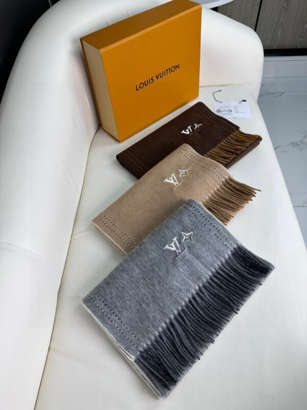 Louis Vuitton Scarf/Gray - Image 10