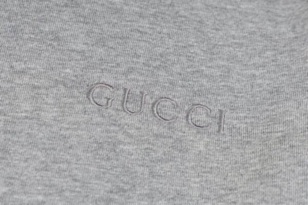 Gucci Celebrities' embroidered hooded sweatshirt with webbing lettering - Image 6