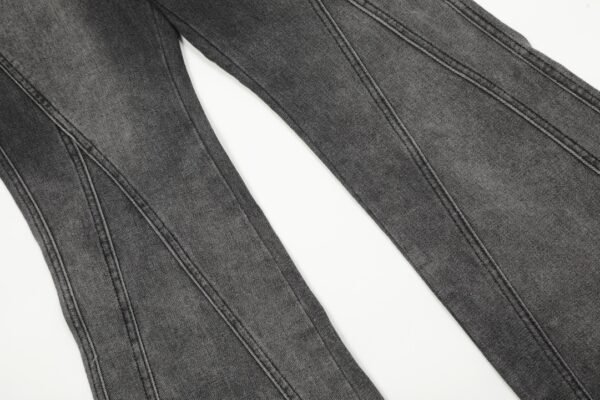 Balenciaga's new loose-fitting jeans - Image 9
