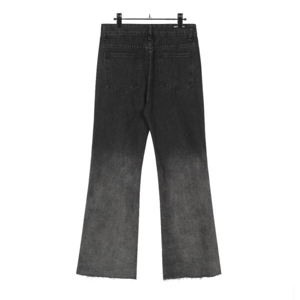Balenciaga's new loose-fitting jeans - Image 4