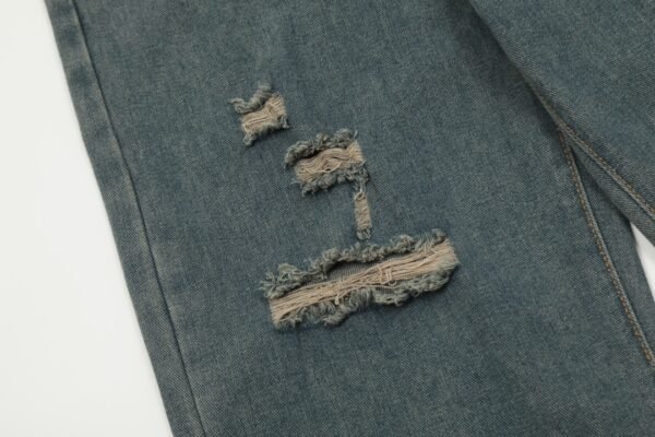 Balenciaga's new loose-fitting jeans - Image 9
