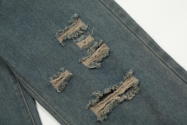 Balenciaga's new loose-fitting jeans - Image 10