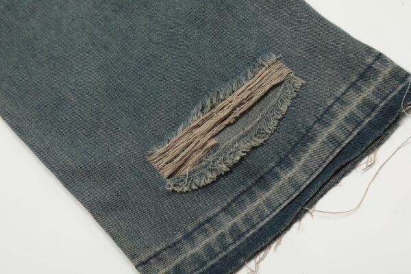 Balenciaga's new loose-fitting jeans - Image 11